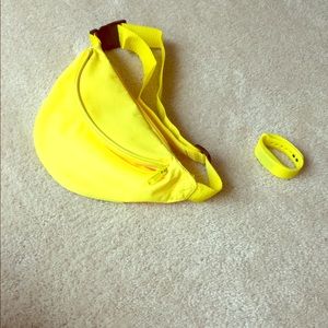 Yellow fanny with fit watch